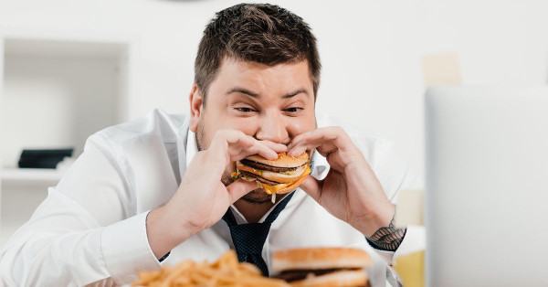 Makan dengan Cepat Bikin Berat Badan Meningkat Pesat
