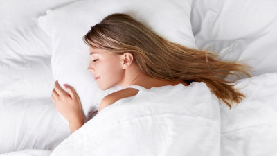 Mana Lebih Baik, Tidur dengan Bantal atau Tanpa Bantal?