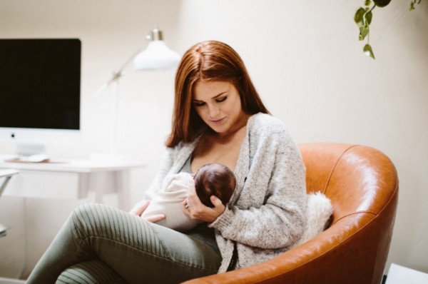 Langkah Sederhana Agar Ibu dapat Menyusui dan Bekerja secara Optimal