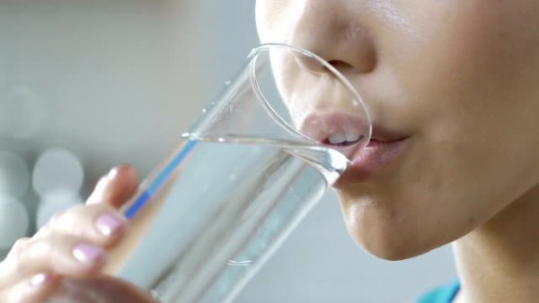 Jaga Asupan Minum di Ruang AC