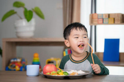 7 MAKANAN TINGKATKAN DAYA INGAT ANAK