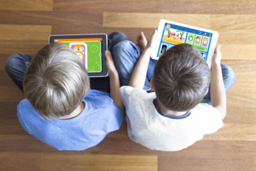 Anak Kecanduan Gadget dan Games? Waspadai Akibatnya!