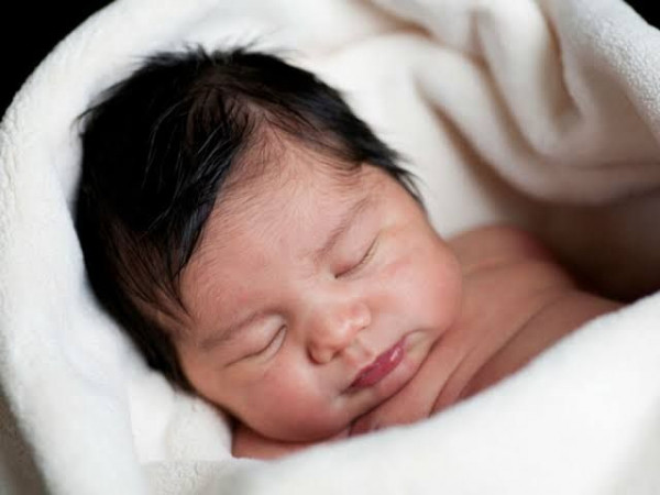 Cara Mengatasi Kerontokan Pada Rambut Bayi