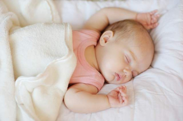 Ini Cara Mengubah Siklus Tidur Bayi yang Terbalik