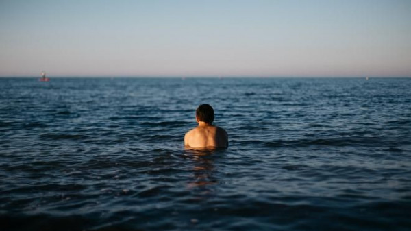 Berenang di Laut Tingkatkan Risiko Terkena Infeksi