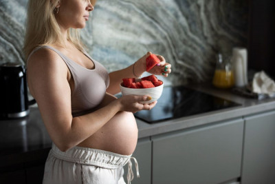 MAKANAN DAN MINUMAN BUAT KULIT BAYI SEHAT DIKANDUNGAN