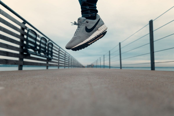 Sepatu Pintar Ini Punya Fitur Kesehatan Mirip Apple Watch