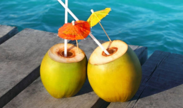 Bisakah Air Kelapa Membantu Menurunkan Berat Badan?