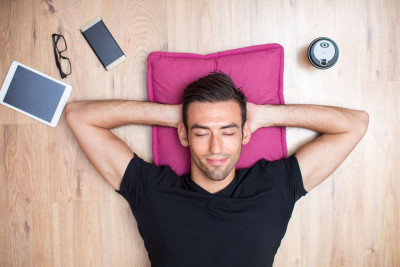 TIDUR GAK SELALU AMPUH ATASI KELELAHAN, PAHAMI 7 JENIS ISTIRAHAT BERIKUT
