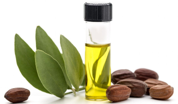 Perawatan dengan Minyak Jojoba, Bawa Manfaat Ini untuk Rambut