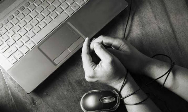 Peneliti Temukan Terapi untuk Bantu Korban Kecanduan Internet