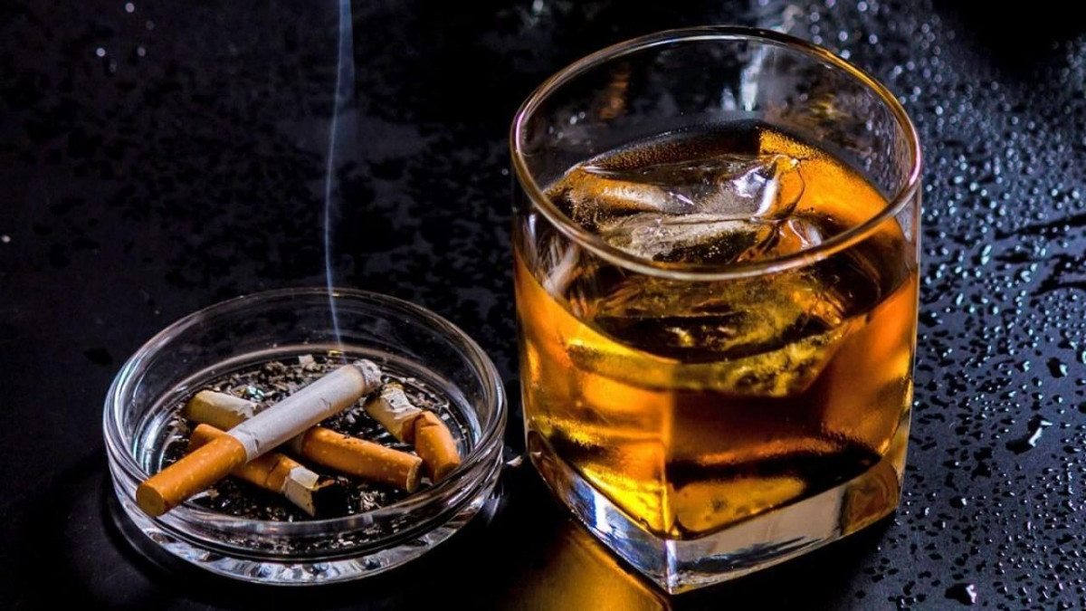 Kebiasaan Merokok dan Minum Alkohol Picu Osteoporosis Lebih Dini |  Yesdok.com