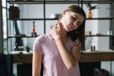 Neck pain Itu Apa? Gejala yang Harus Disadari