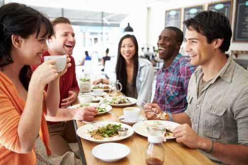 Hang Out Bareng Teman Ternyata Menyimpan Manfaat Baik Bagi Kesehatan