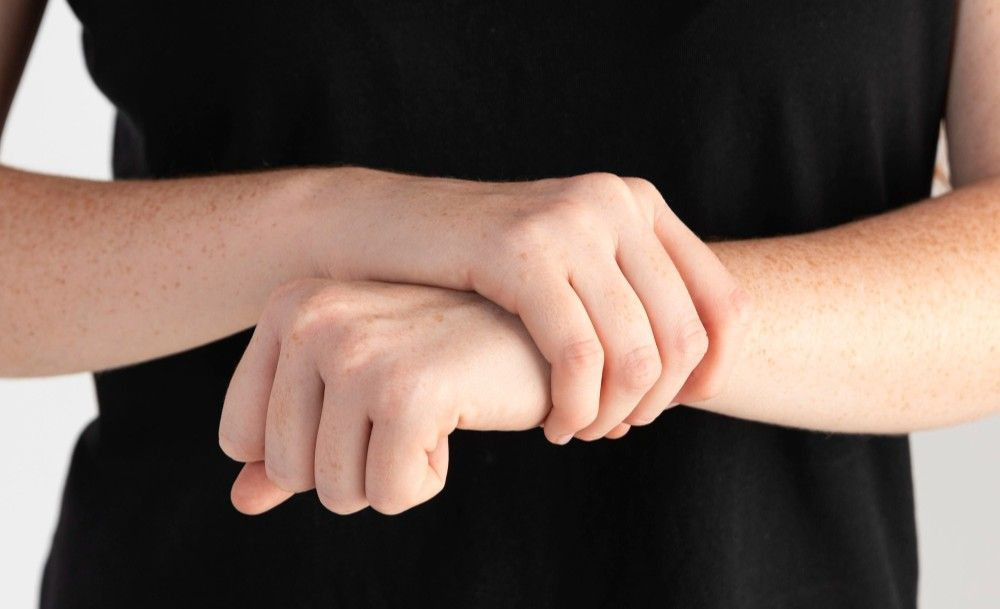 Nyeri pergelangan tangan, pergelangan tangan, carpal tunnel syndrome, ganglion kista, osteoarthritis, yesdok