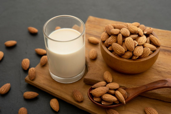 susu almond manfaat, susu almond untuk diet, manfaat susu almond untuk kesehatan, manfaat susu almond untuk lambung, yesdok