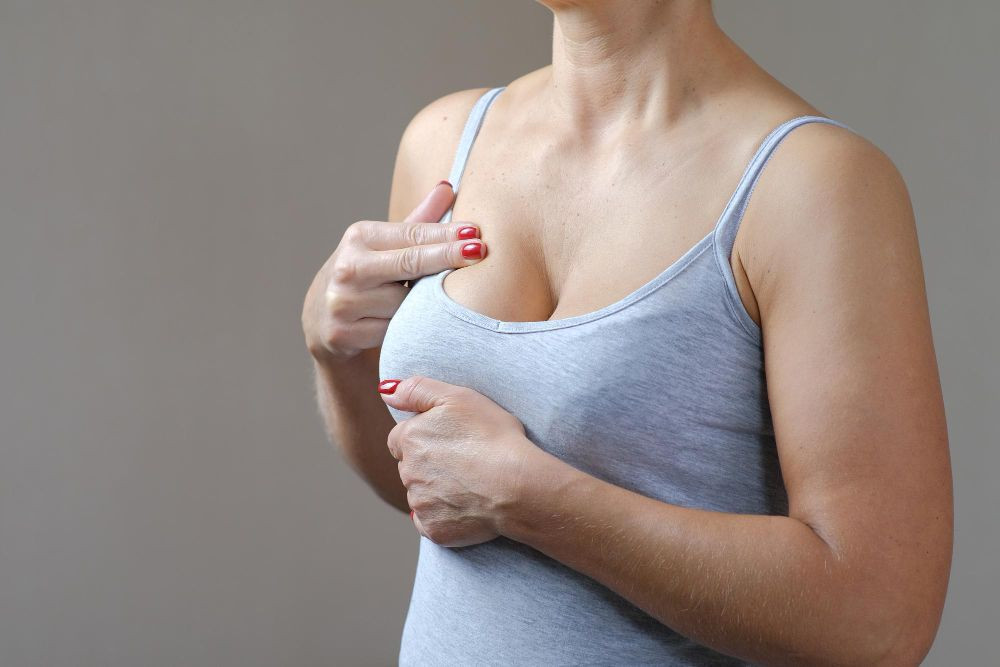 ciri ciri bisul di payudara, bisul di payudara apakah berbahaya, bisul payudara, bisul di payudara kiri, bisul di bawah payudara, bisul pada payudara, penyebab bisul di payudara, yesdok
