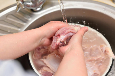 JANGAN CUCI DAGING, SIMAK 5 BAHAYANYA YUK