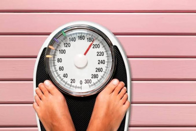 Menimbang Berat Badan Setiap Hari Bisa Bikin Cepat Kurus?