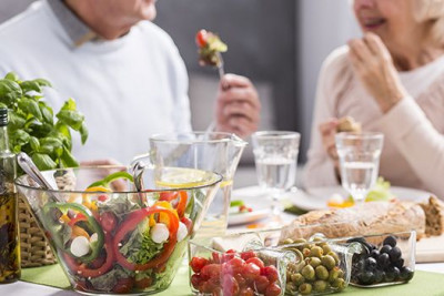 Diet yang Direkomendasikan untuk Lansia