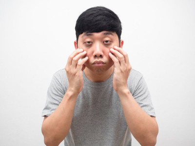 SAAT TIDUR MATA TIDAK TERTUTUP RAPAT, SIMAK PENJELASANNYA YUK!