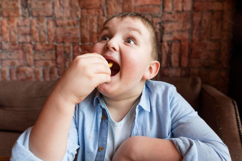 cara mengatasi obesitas pada anak, cara mencegah obesitas pada anak, cara menurunkan berat badan anak secara sehat, solusi anak obesitas, tips mengatasi anak kegemukan, yesdok, videocalldokter, 24jam, konsultasi