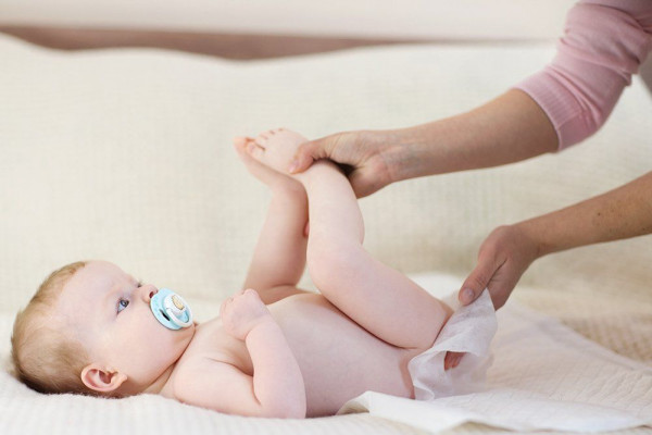 Apa Saja Warna Pup Bayi yang Tidak Sehat?