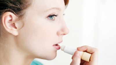 Stop Pinjamkan Lip Balm pada Orang Lain!