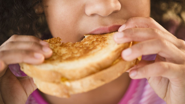 Apakah Benar Makanan Bebas Gluten Sehat untuk Anak?