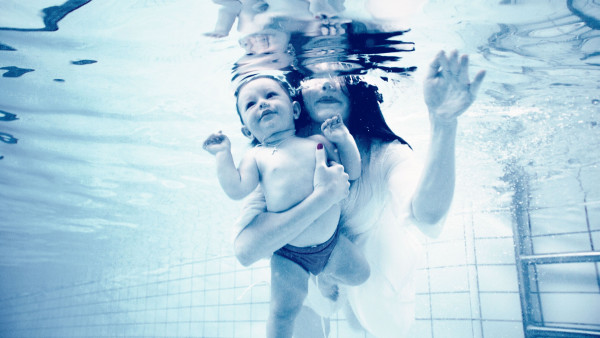 Cara Mudah Ajarkan Anak Berenang ala Michael Phelps
