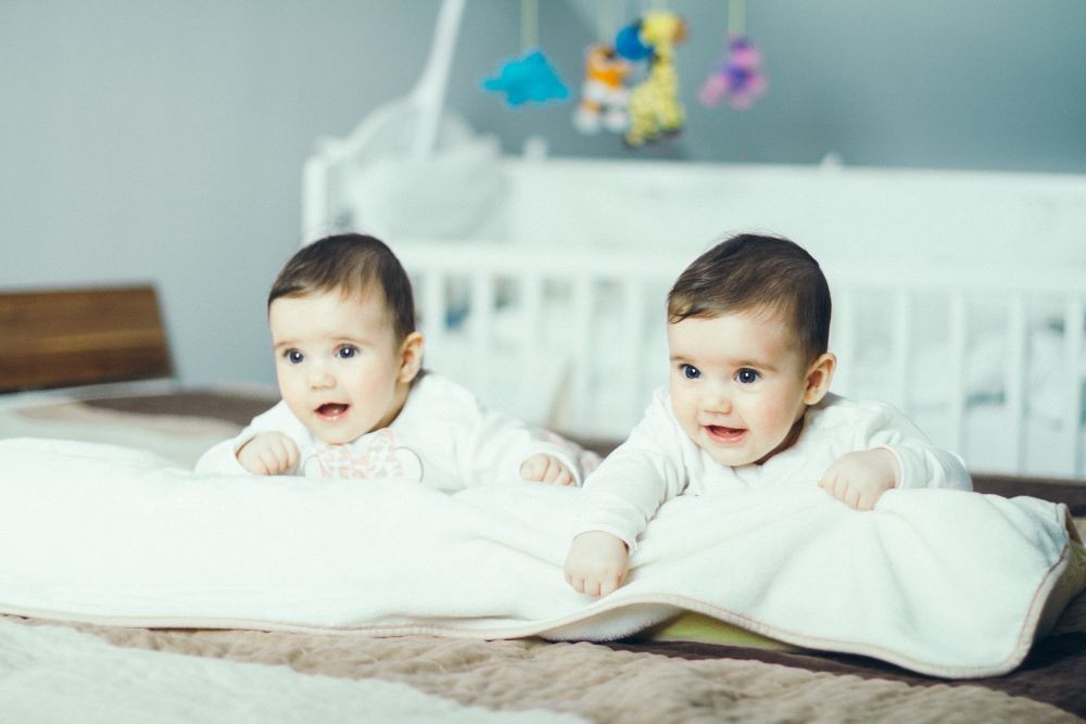 cara untuk hamil bayi kembar, cara agar hamil anak kembar, cara hamil kembar, tips hamil bayi kembar, cara program bayi kembar laki laki, cara bikin anak kembar, cara program hamil bayi kembar, yesdok