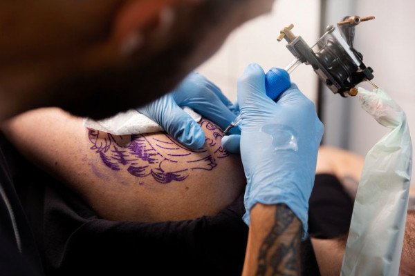 resiko tatoan, apa resiko tato, resiko bikin tato, penyakit akibat tato, apakah tato menyebabkan keloid, apakah tato menyebabkan kanker, yesdok