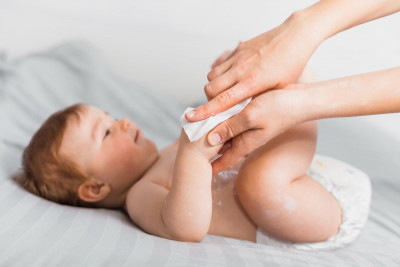 Bahaya Kandungan Tissue Basah Bagi Kulit Bayi 