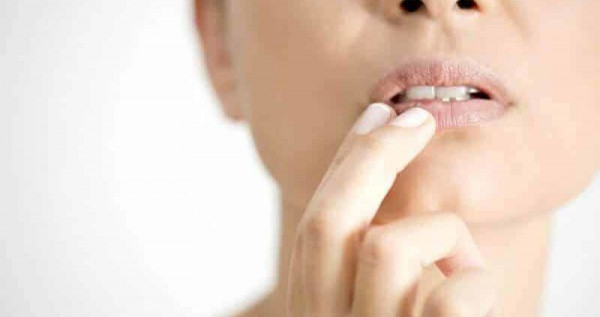 Mengapa Bibir Sering Berkedut?