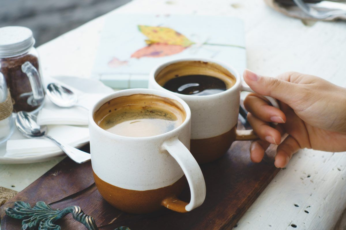 Lebih Baik Mana, Kopi Hitam atau Kopi Susu? | Yesdok.com