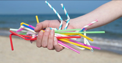 6 Alasan Berhenti Menggunakan Sedotan Plastik