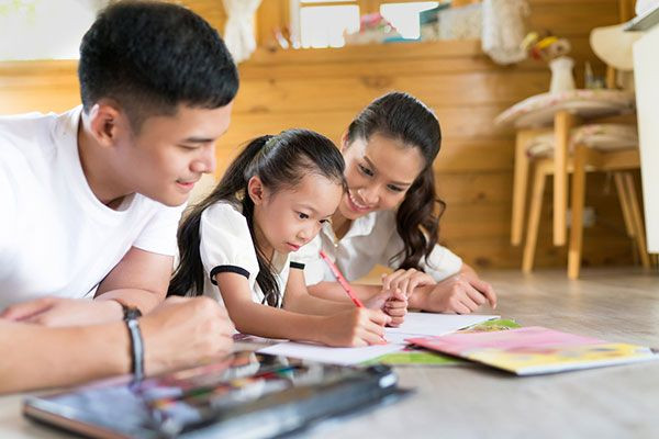 Menolong Anak Selesaikan PR Bukan Sekedar Pekerjaan Biasa