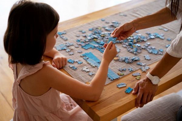 manfaat bermain puzzle, manfaat puzzle, manfaat bermain puzzle untuk balita, manfaat bermain puzzle untuk anak, manfaat bermain puzzle bagi anak, manfaat game puzzle, apa manfaat bermain puzzle, yesdok