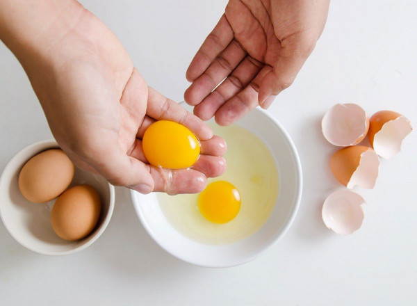 Kuning telur.
