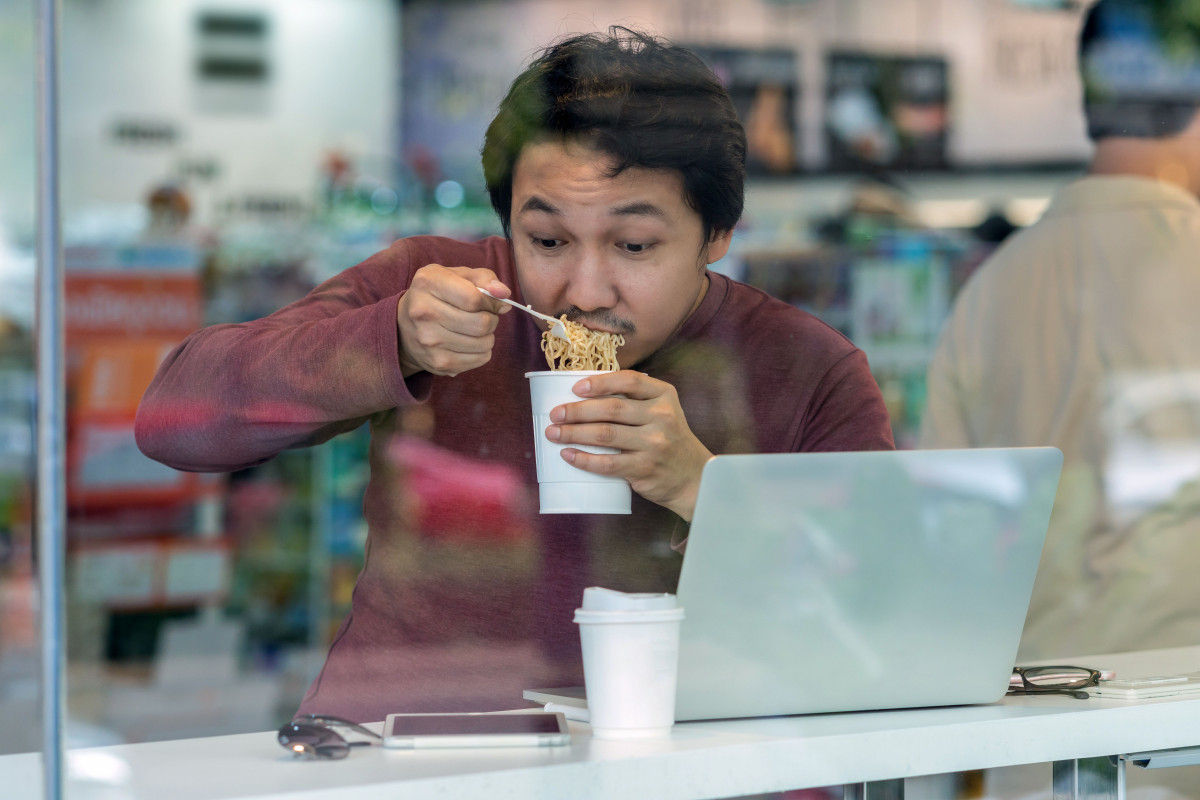 Makan tergesa