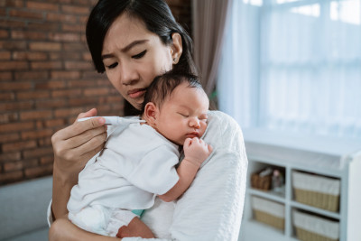 Bila Si Kecil Alami Ini Tunda Dulu Imunisasi