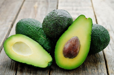 Makanan Alami yang Bisa Bikin Kulit Anda Cerah Bersinar