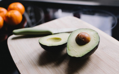 Konsumsi Makanan Ini Sebelum Bepergian dengan Pesawat