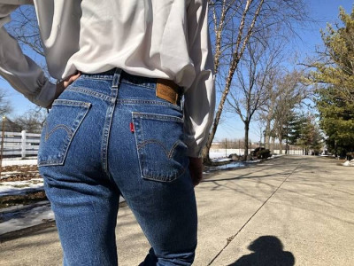 Akibat Memakai Celana Jeans Ketat, Wanita Ini Dilarikan ke Rumah Sakit