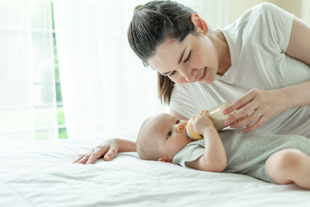 Waktu Tepat Berikan si Bayi Air Putih