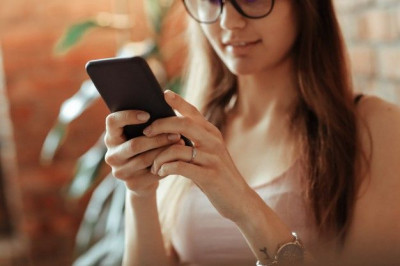 Studi: Menggunakan Smartphone Berlebihan Membuat Seseorang Cendrung Impulsif