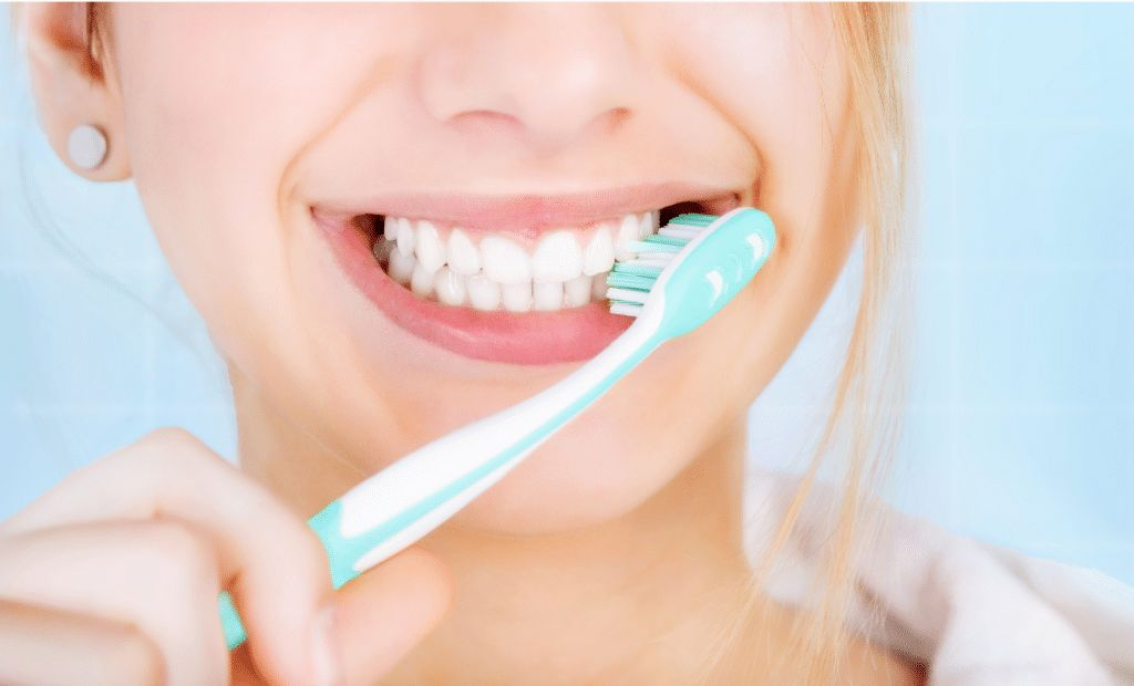 Tidak Bisa Sembarangan, Begini Cara Menyikat Gigi yang Benar | YesDok