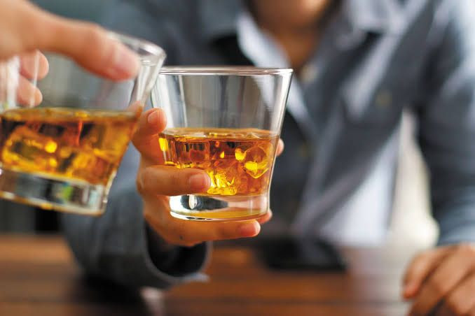 Minum alkohol