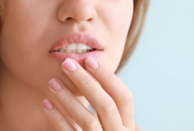 Cara Mengatasi Bibir Kering Saat Puasa