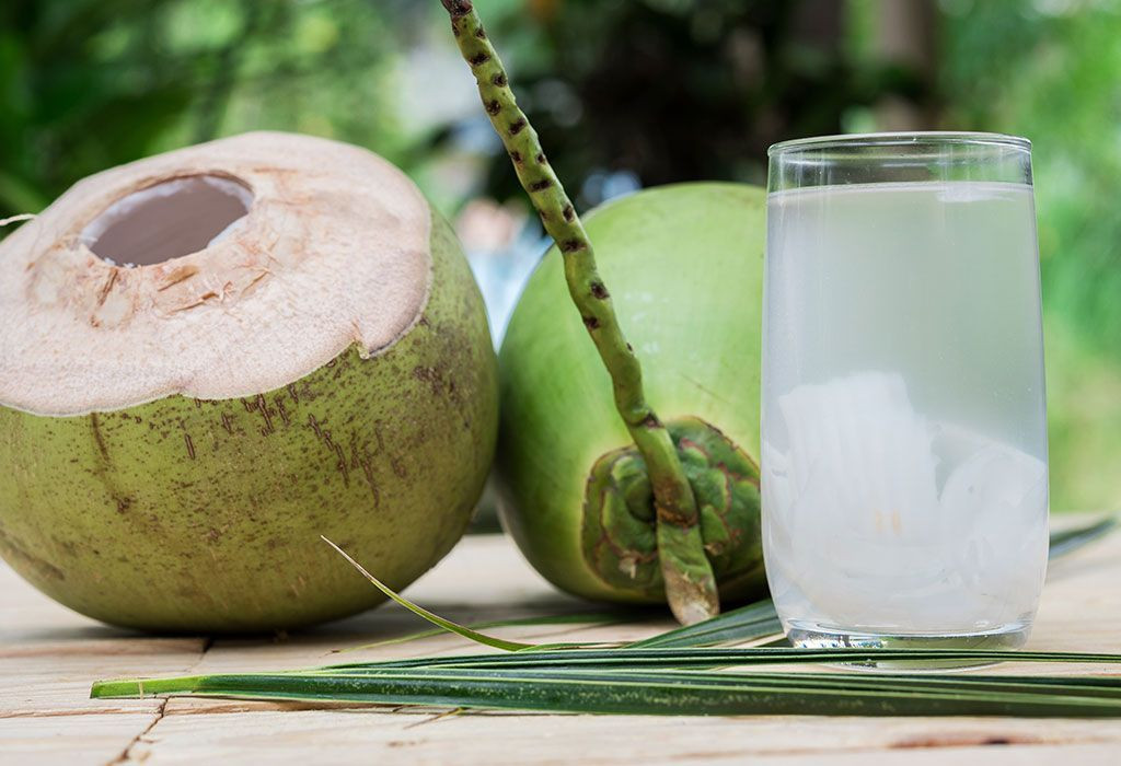 minum air kelapa